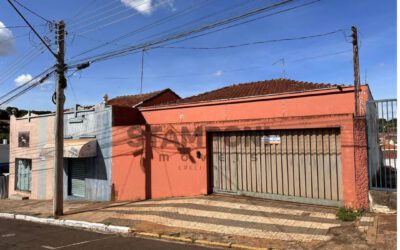 Vende-se casa Centro